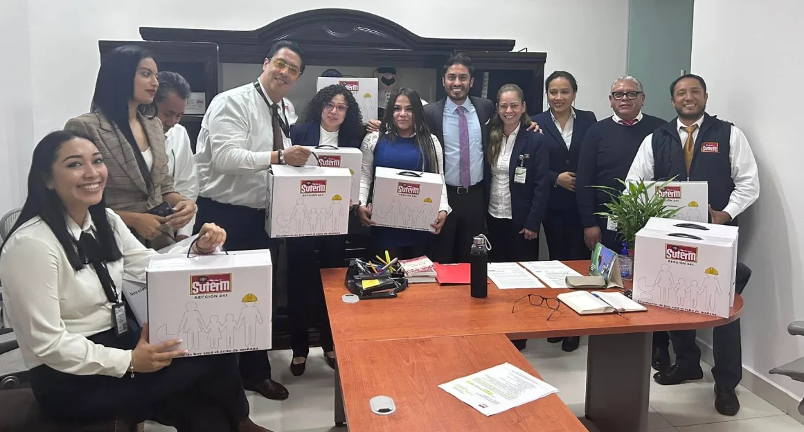 Entrega de kits de útiles escolares 2024