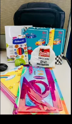 Kit de útiles escolares entregado por la Sección 241 en 2025